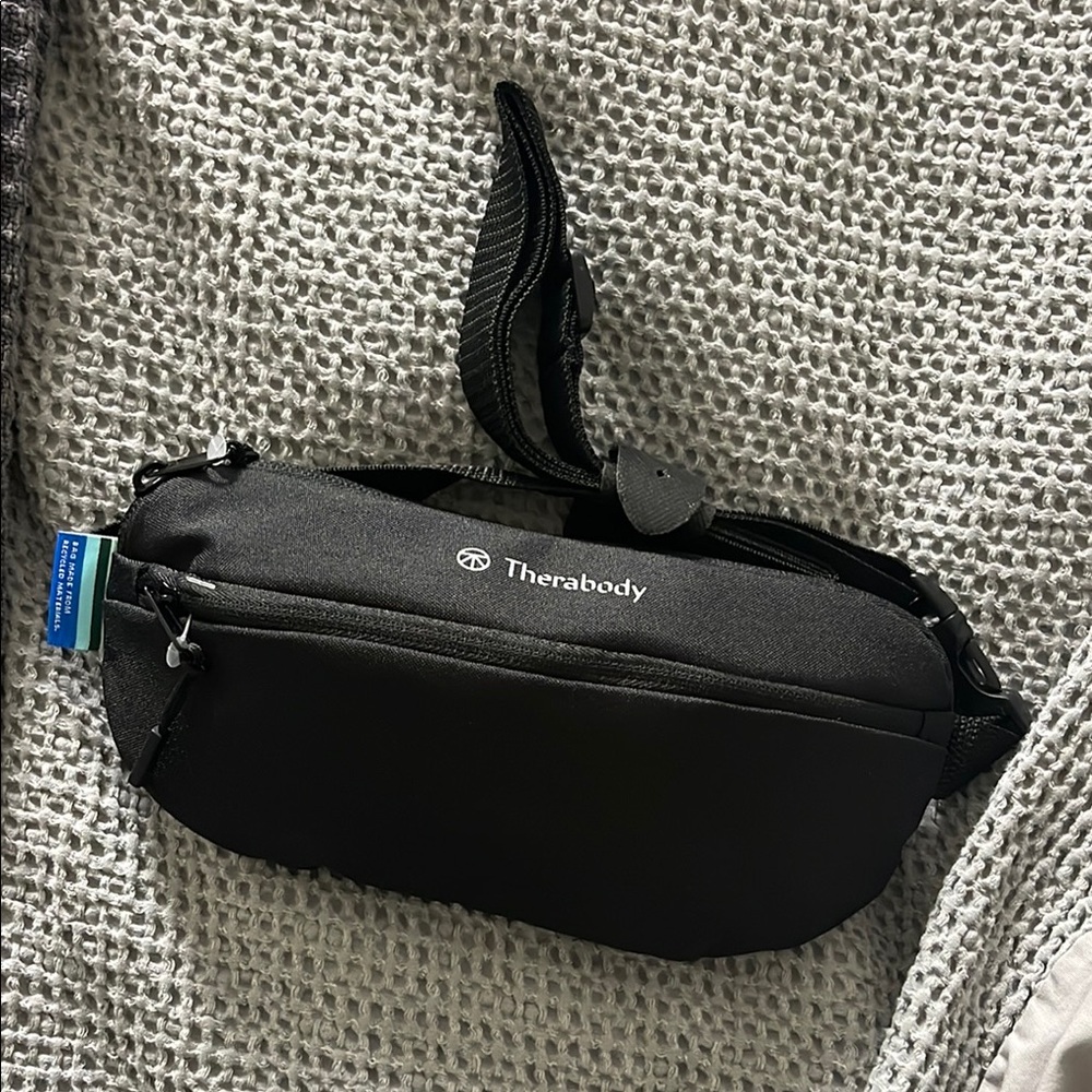 Therabody Cross body amenity kit from United Polaris Business Class